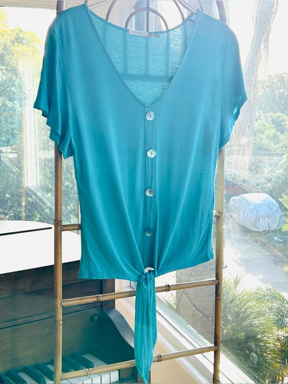 ESQUALO Teal Button-Front Tie Hem V-Neck Top New With Out Tags Size XS - Picture 2 of 8
